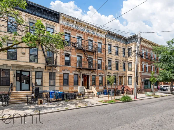 1689 Gates Avenue image 20 of 21