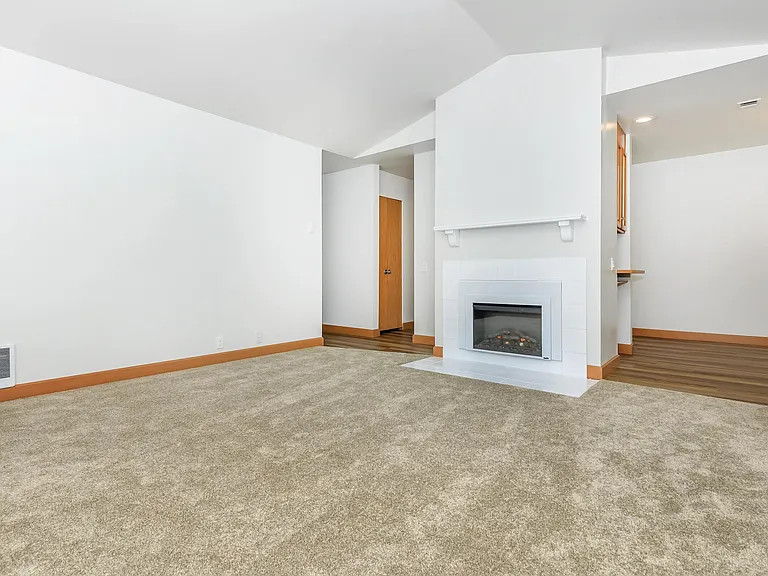 Grandview Apartments — Photo 20