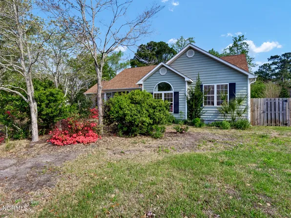 5201 Woods Edge Road, Wilmington, NC 28409