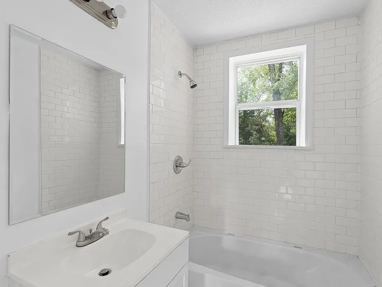 Britton Springs Rd - 706 / 708 — Photo 17
