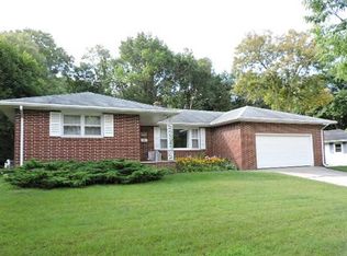 901 Hillcrest Dr, Fort Atkinson, WI 53538