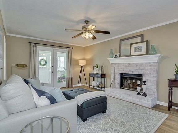 5th image of 161 Moss Creek Dr