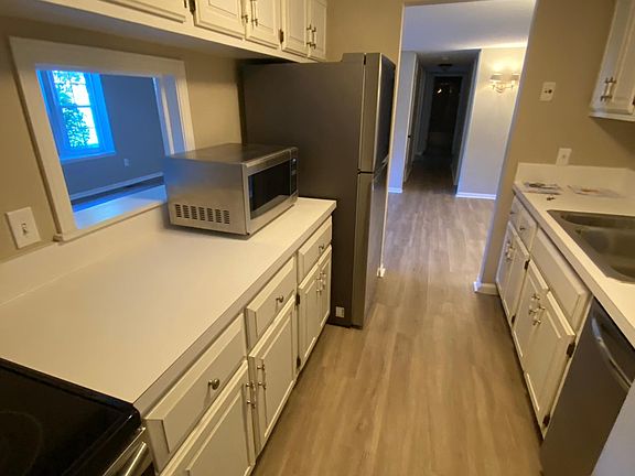 4th image of 7050 Carriage Hill Dr APT 101