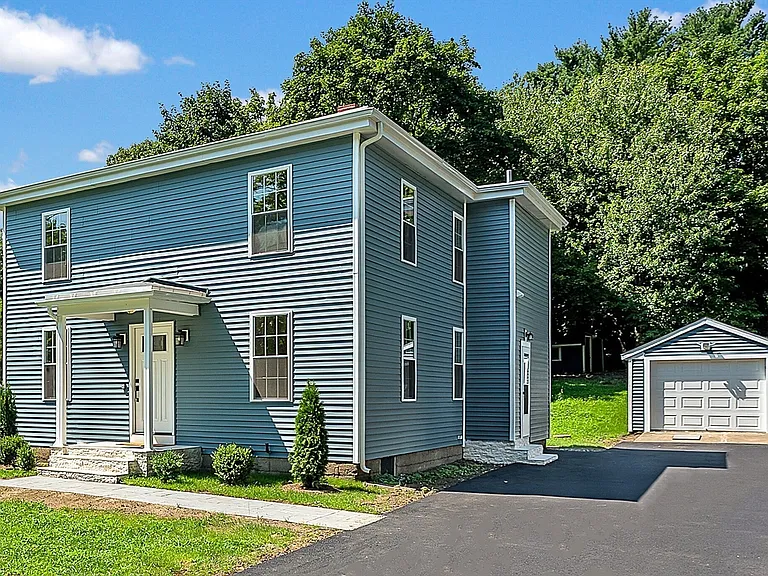 87A School St #A — Photo 2