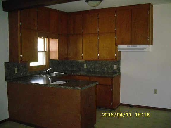4th image of 409 Saint Lawrence St