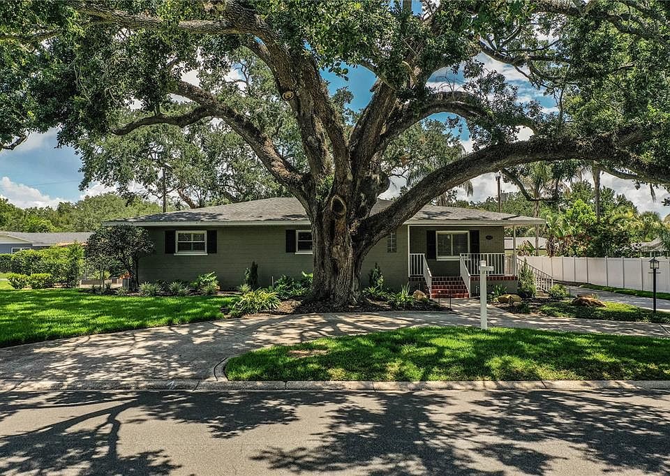 1st image of 1522 DEL CREST PLACE