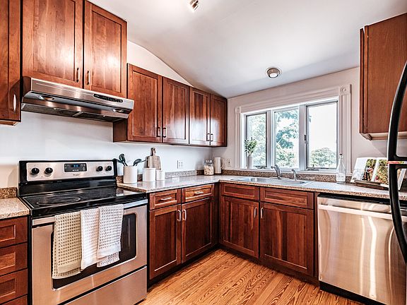 3rd image of 481 Cumberland Avenue