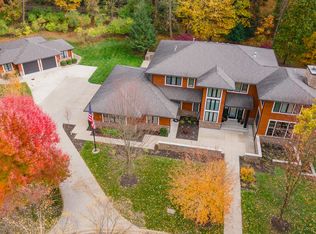 2323 Shelter Pointe Dr, Kalamazoo, MI 49008