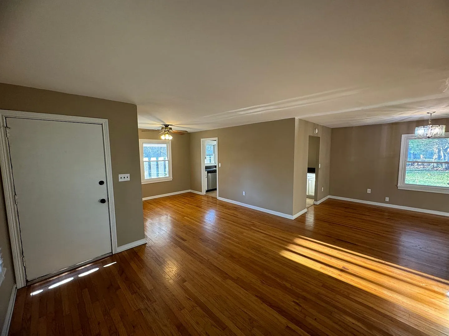 Single Family Home in Clarksville — Photo 4