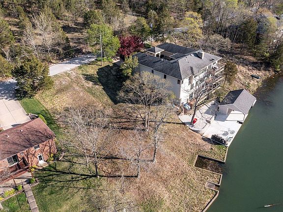 5th image of 10069 Waterford Dr