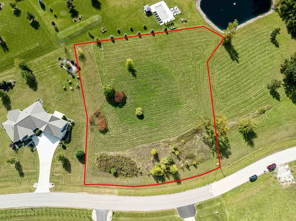 W9001 Forest Ridge Dr #32, Hortonville, WI 54944
