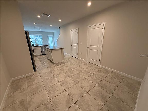 4th image of 4724 Old Blush St