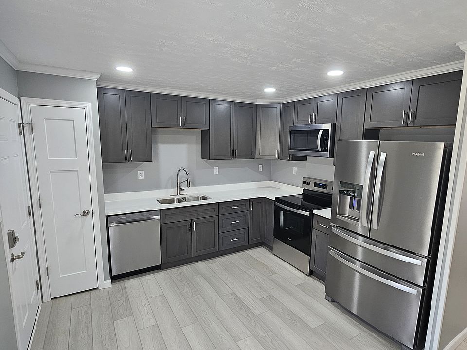 1st image of 102 Martin Dr