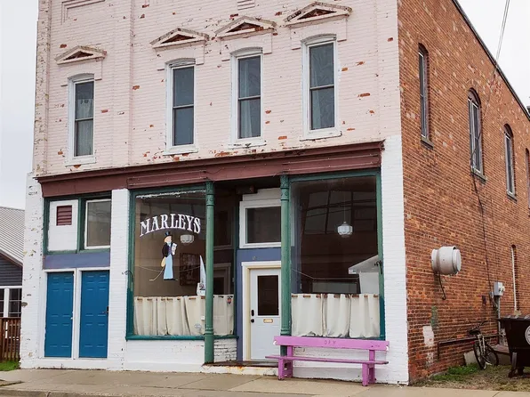 127 Walnut St, Manistique, MI 49854