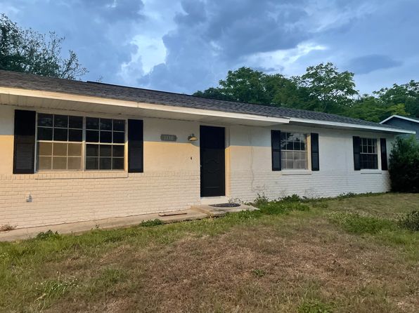 1110 Outlook Dr