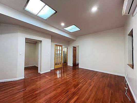 1st image of 215 E Broadway #2RR