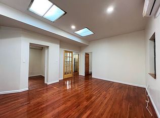 215 E Broadway #2RR, New York, NY 10002