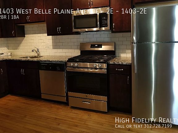 3rd image of 1403 W Belle Plaine Ave #2E-1403-2E