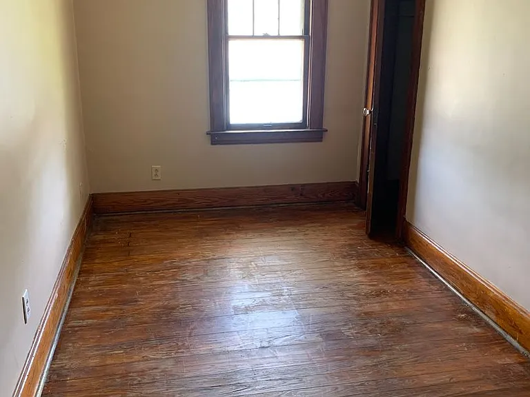 1237 Lynn St — Photo 14