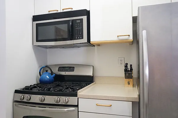 Rented by Renetta Real Estate | media 8