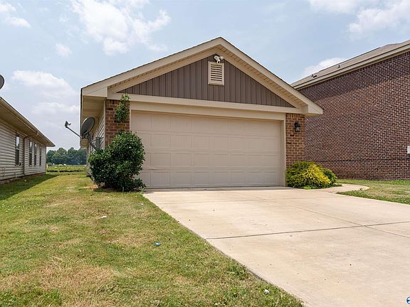 4th image of 200 Bermuda Lakes Dr