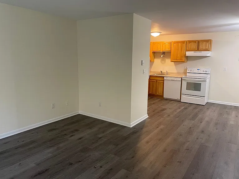 131 N Main St #16 — Photo 5