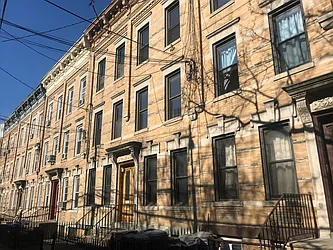 2043 Gates Avenue #6 image 1 of 3