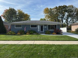 23930 Talbot St, Saint Clair Shores, MI