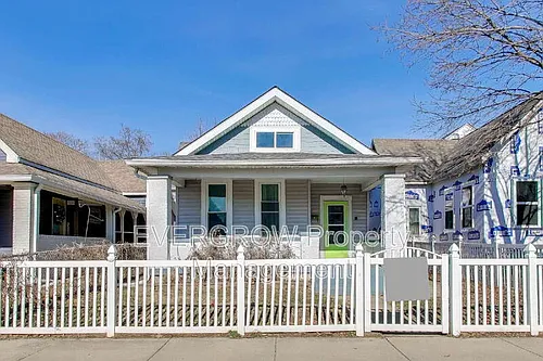 1140 Hoyt Ave Photo 1