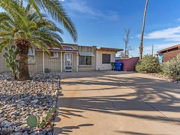 7694 E Queen Palm Cir, Tucson, AZ 85730