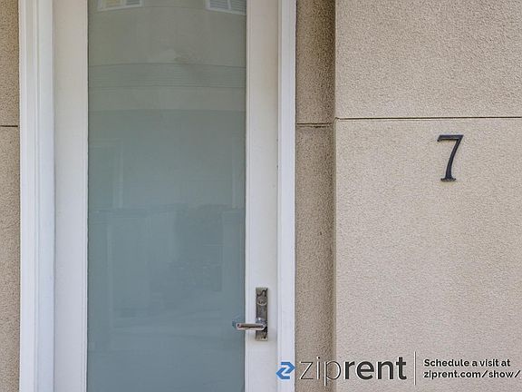 3rd image of 500 Masonic Ave APT 7