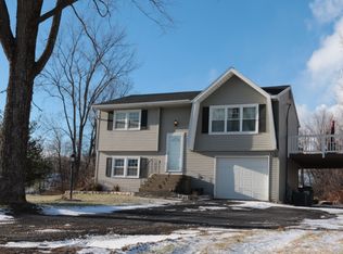 3 Morgan Ln, Waterford, NY 12188