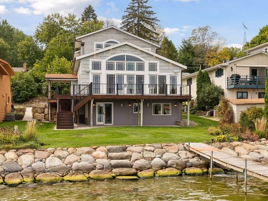 1736 Shorewood Ln, Mound, MN 55364