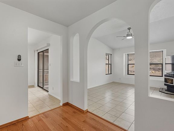 5th image of 516 Christine Dr NE