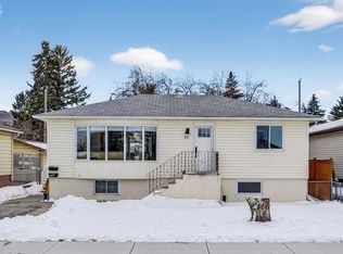 23 NE Beaupre Cres NW, Calgary, AB T3B 2S9
