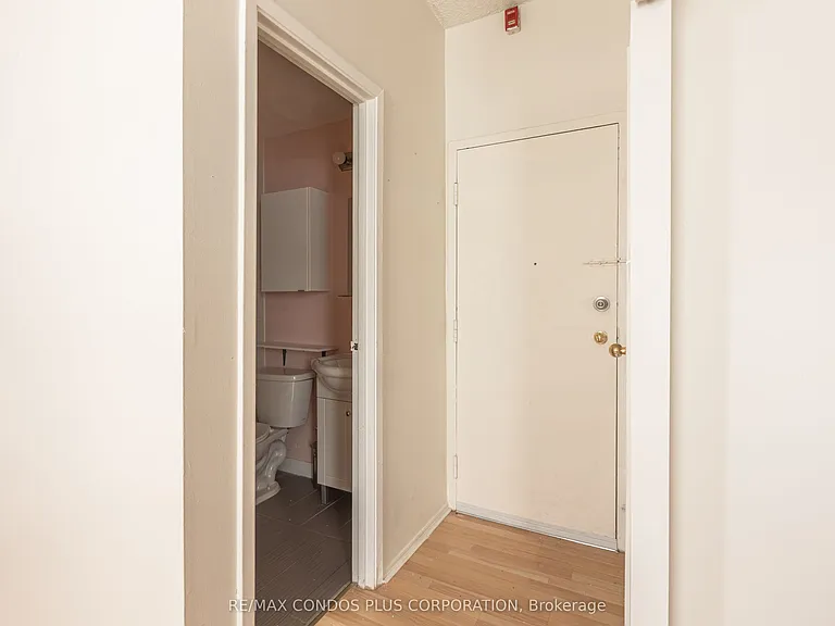 225 Gladstone Ave #204 — Photo 15