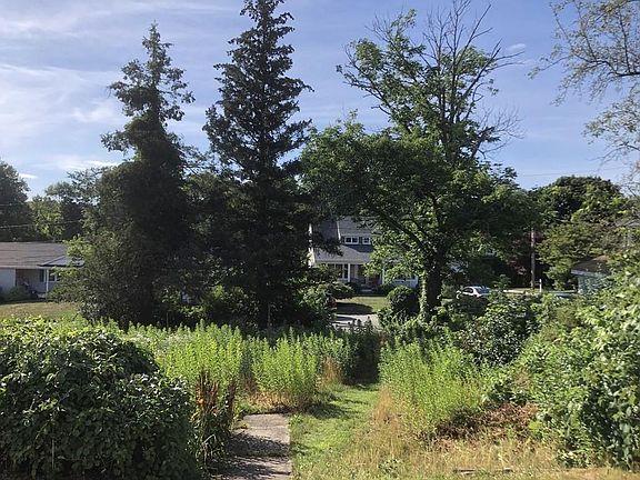 4th image of 23 Staten Rd