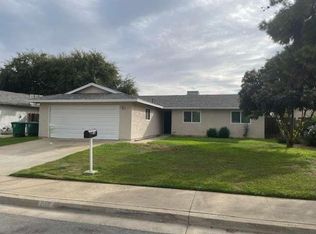 923 Holt Ave, Sanger, CA 93657