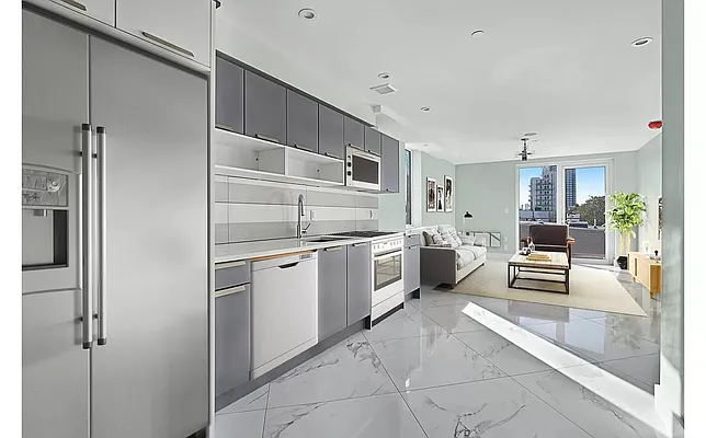 Rented by MySpaceNYC | media 8