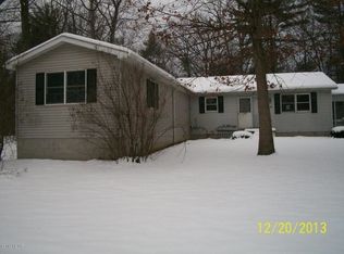 36 Kneale Ln, Jersey Shore, PA 17740