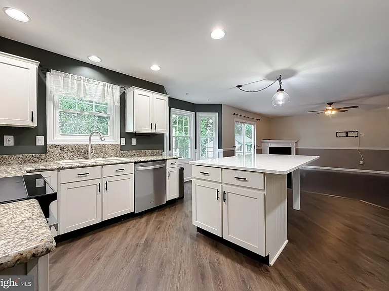 20797 Red Rose Ct — Photo 11