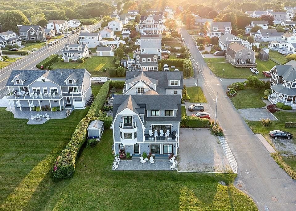 2 Gaspee Rd, Narragansett, RI 02882 MLS 1331353 Zillow