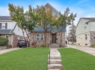 215-18 48th Ave #1, Oakland Gardens, NY 11364