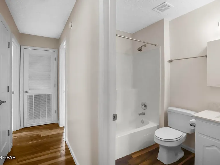 1815 Foster Ave — Photo 31