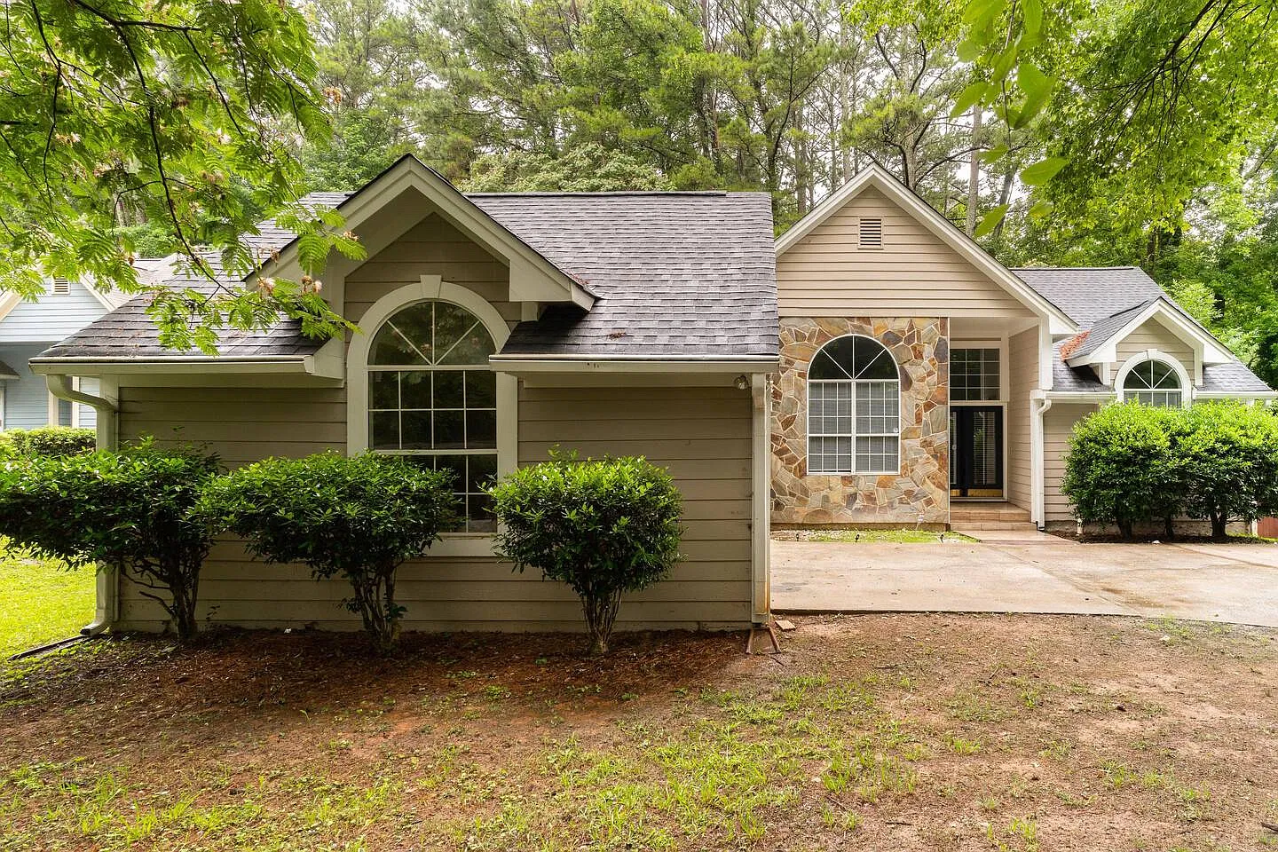 3 bed, 1336 sqft, $2,700 — Photo 1