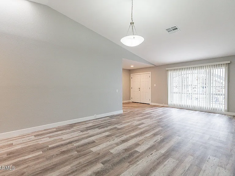 2318 E Lupine Ave — Photo 10