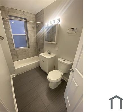 1st image of 6049 S King Dr #3N