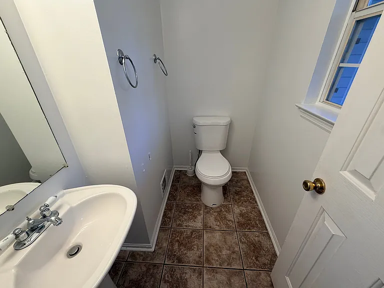 7219 Mount Forest Ter — Photo 5