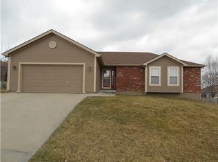 810 Oak Rdg, Kearney, MO 64060