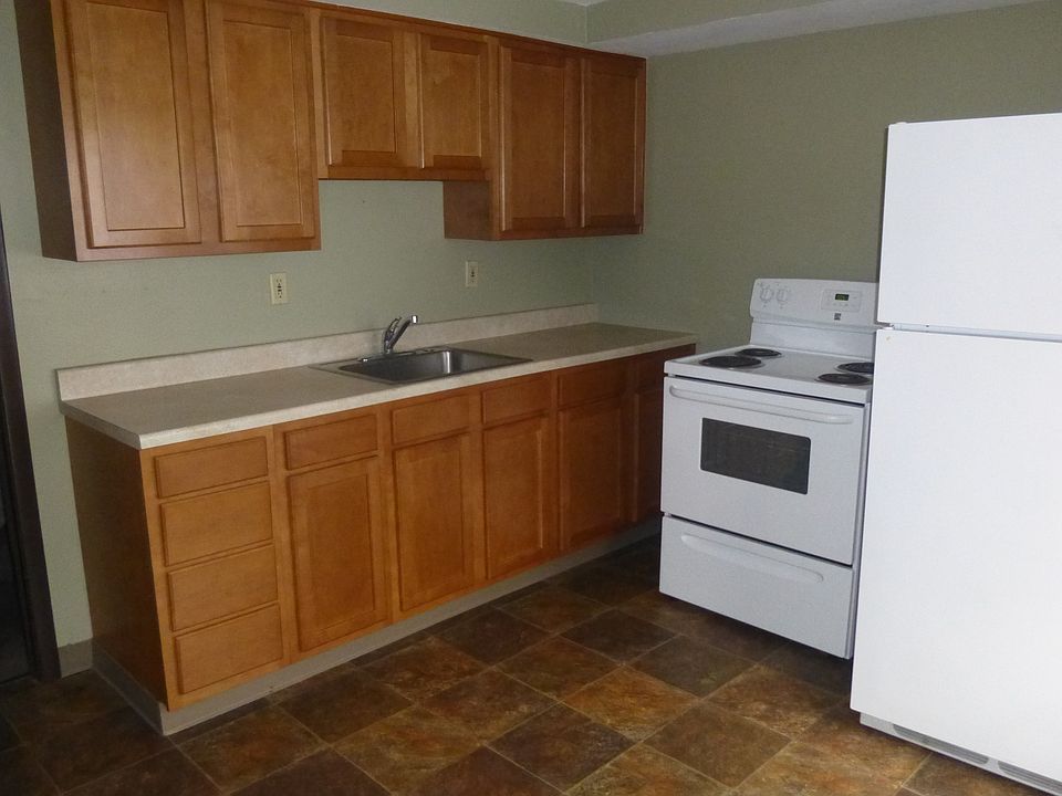 1st image of 1679 Creekview Dr